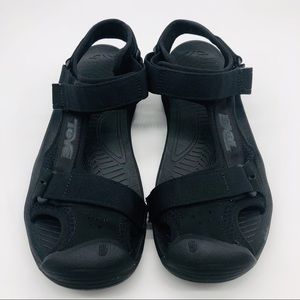 Teva Black Sandals🌱